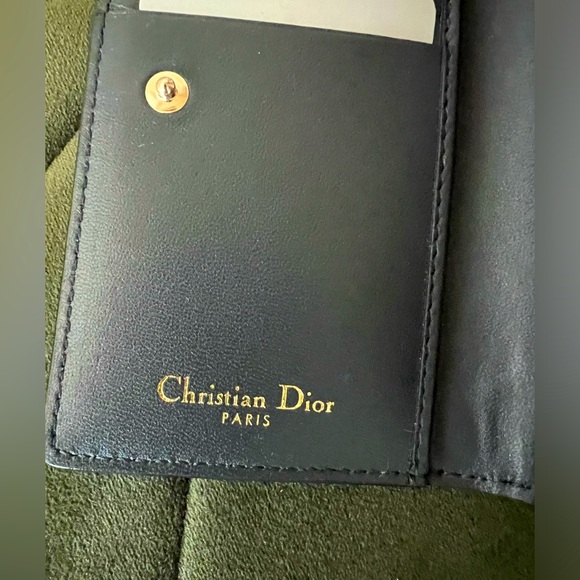 New! Christian Dior mettalic Patent Wallet - Picture 5 of 8